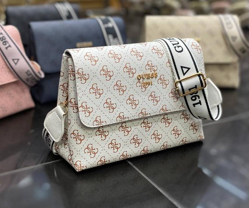 Сумка белая женская в стиле guess сумка маленькая гесс сумочка клатч ...
