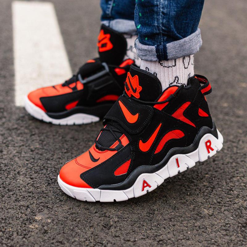nike air barrage black and red
