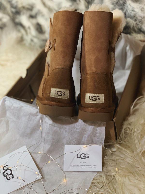 ugg bailey button beige