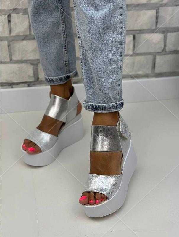 Босоножки женские стильные на танкетке серебро кожа, удобные кожаные ...
