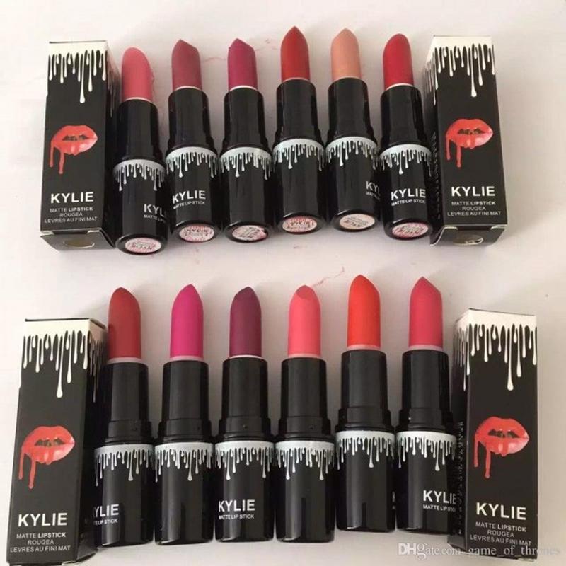 Помада матовая kylie matte lipstick — цена 270 грн в каталоге Помада ...