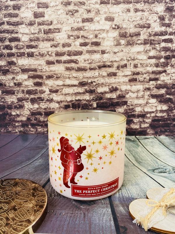 Парфюмированная свеча perfect christmas bath and body works — цена 800