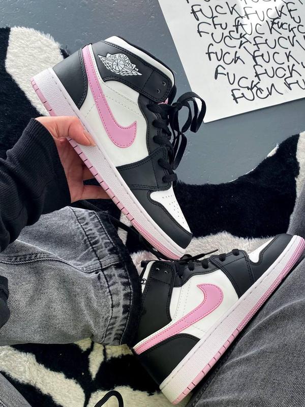 Женские кроссовки nike jordan 1 mid black/pink — цена 2500 грн в ...