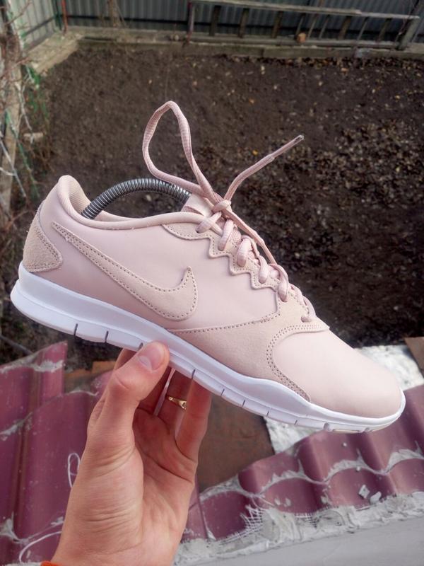 nike essential flex tr