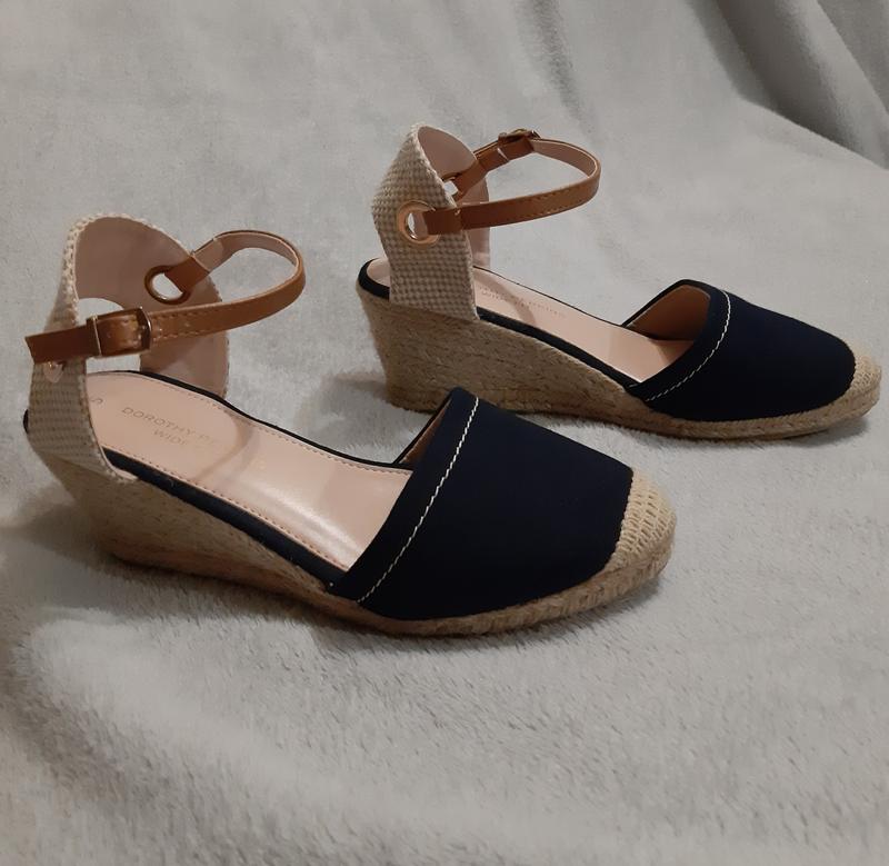 Босоножки эспадрильи dorothy perkins на плетеной танкетке размер 38/uk5 ...