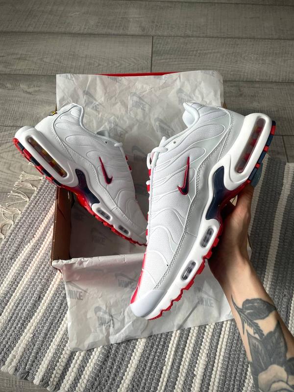 Nike air max store plus red white