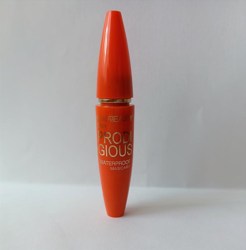 Тушь для ресниц colossal volum mascara — цена 100 грн в каталоге Тушь ...