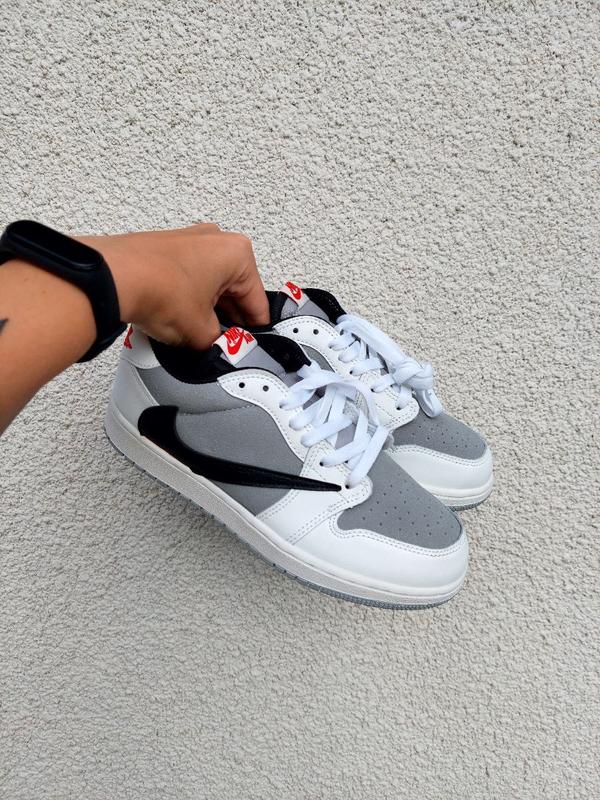 Fragment x air store jordan 1s