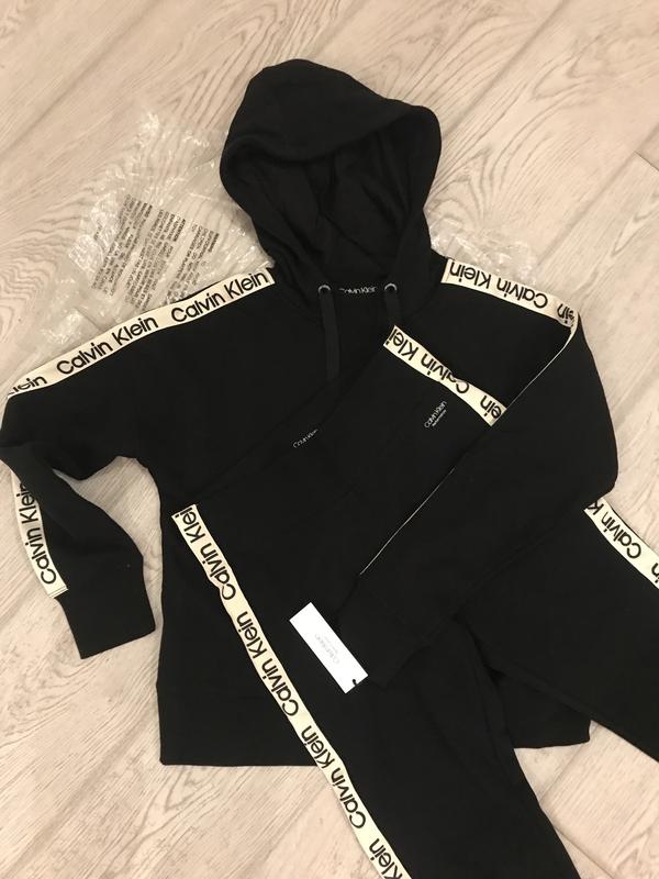 Утеплённый спортивный костюм calvin klein pxs-s, s-m оригинал — цена 2800 грн в каталоге Спортивные костюмы ✓ Купить женские вещи по доступной цене на Шафе