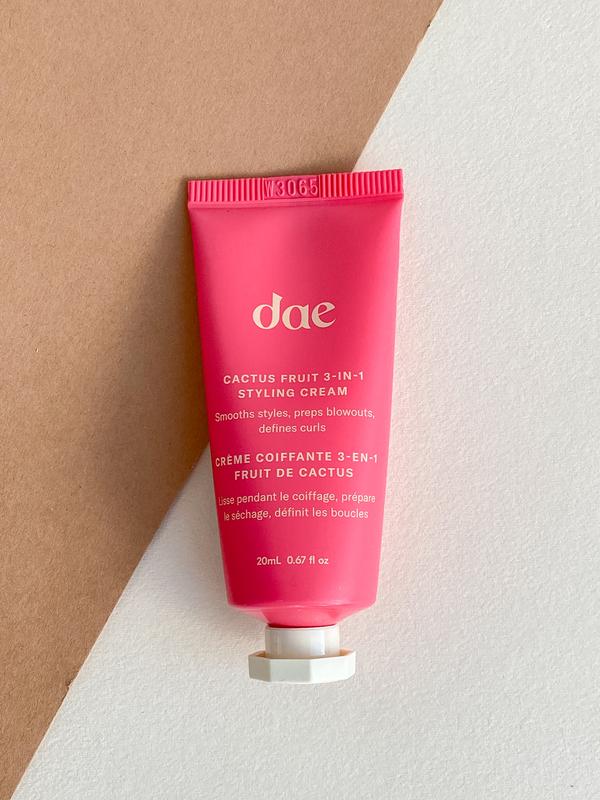Крем для укладки и блеска волос dae cactus fruit 3in1 styling cream