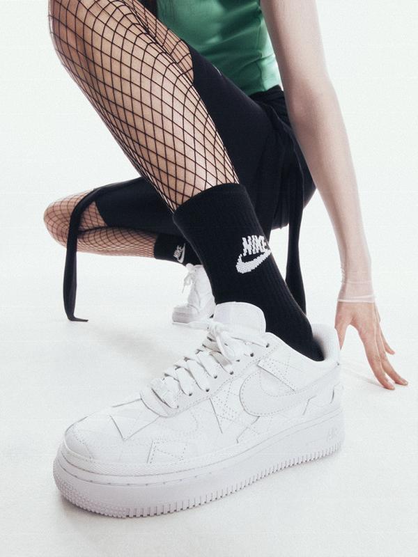 Billie eilish nike air max 720 2025