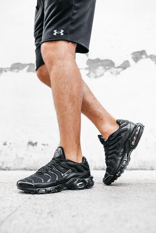 Nike tn store full black