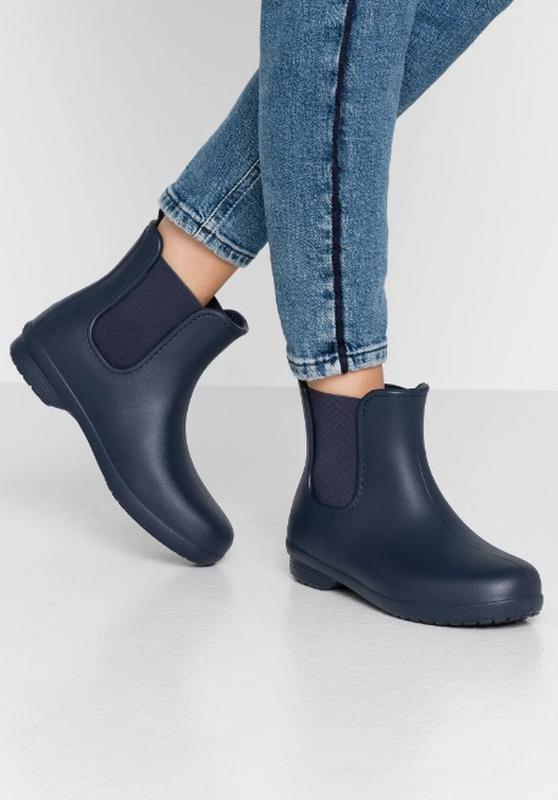 crocs freesail chelsea