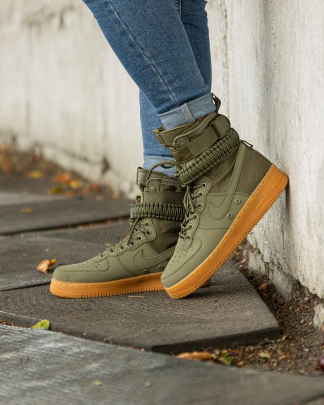 Nike force sale olive green