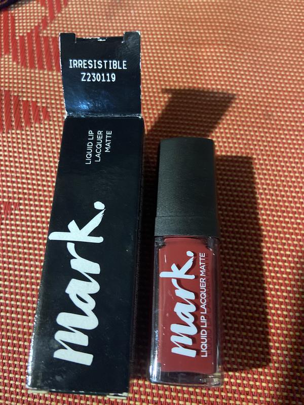 Жидкая губная матовая помада от эйвон марк mark avon drresistible ...