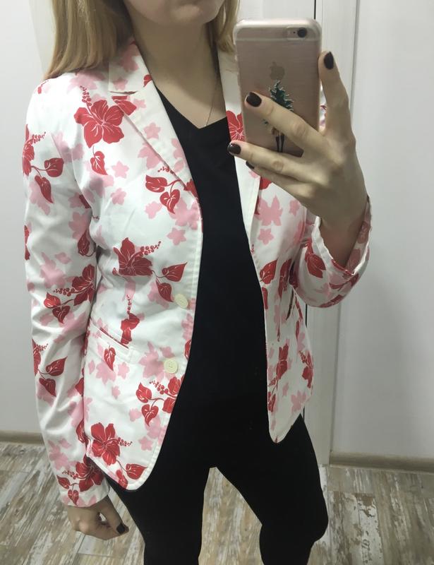 Лёгкий летний пиджак в цветочек — цена 250 грн в каталоге Пиджаки и жакеты ✓ Купить женские вещи по доступной цене на Шафе