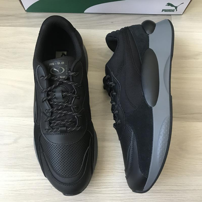 rs 9.8 earth sneakers