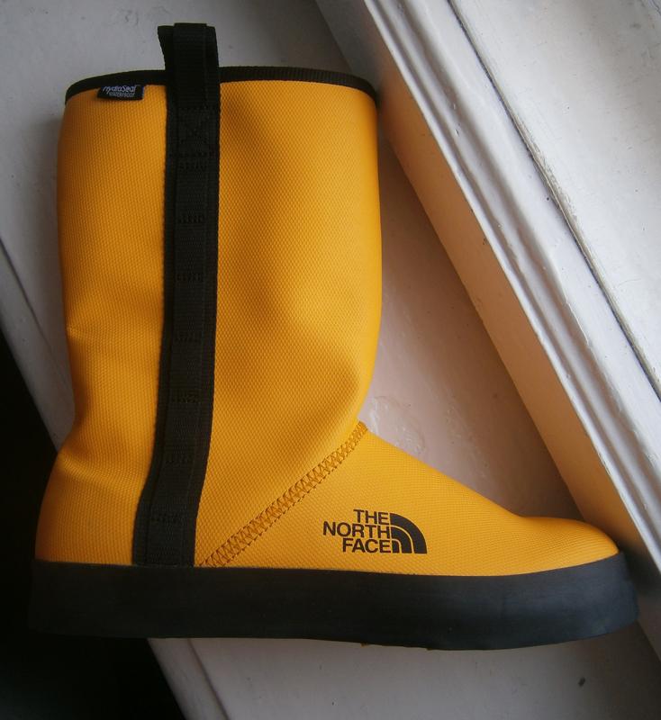 the north face base camp rain boot