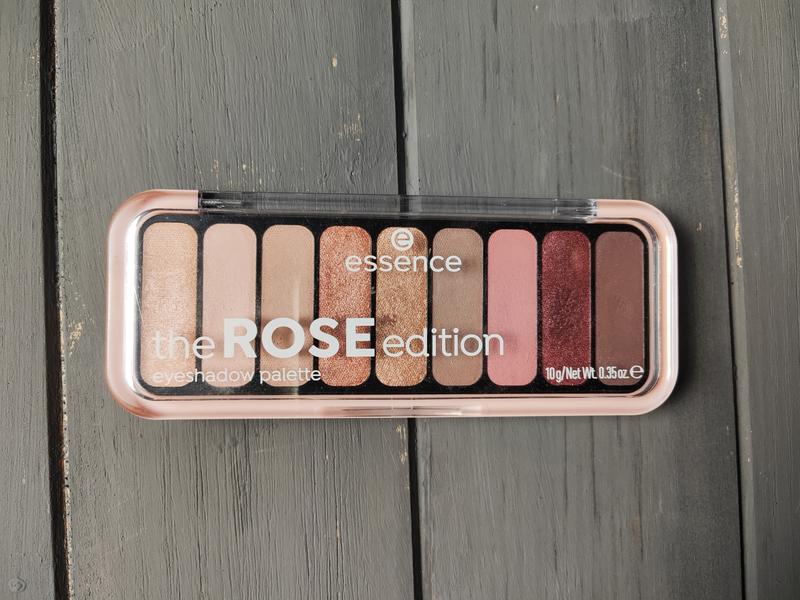 Палетка теней от essence the rose edition — цена 150 грн в каталоге ...