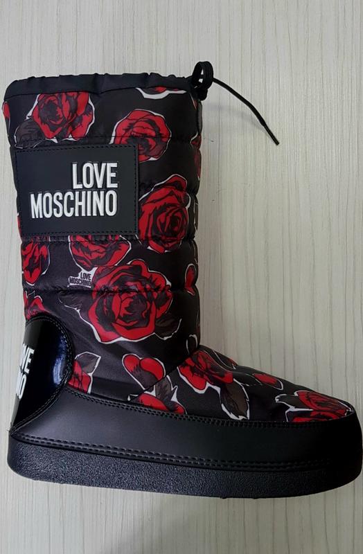 Moschino sales moon boots