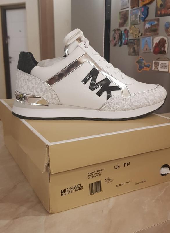 Кроссовки майкл корс — цена 3800 грн в каталоге Кроссовки