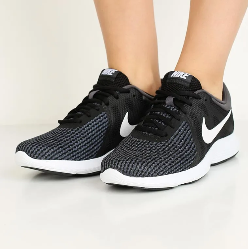 wmns nike revolution 4