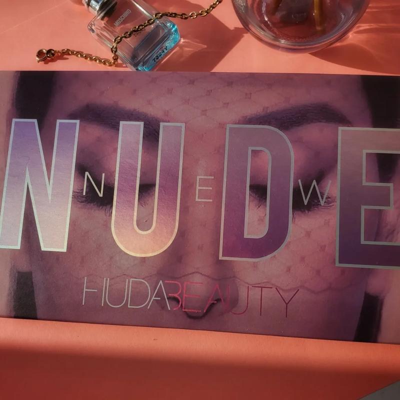 ️палетка huda beauty ️ — цена 280 грн в каталоге Тени для век Купить ...