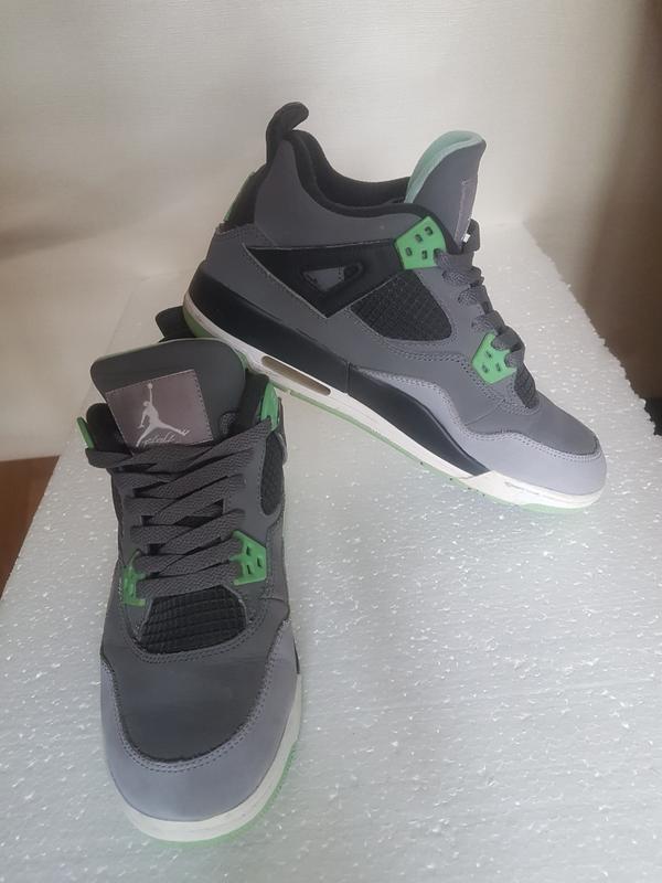 green and gray 4s