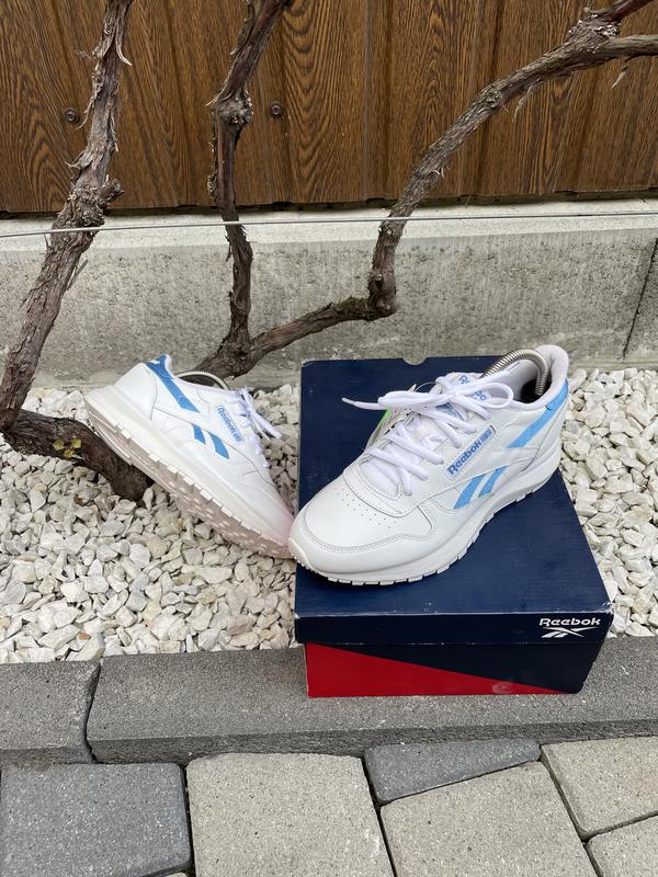 Кожаные оригинальные кроссовки reebok classic — цена 1780 грн в ...