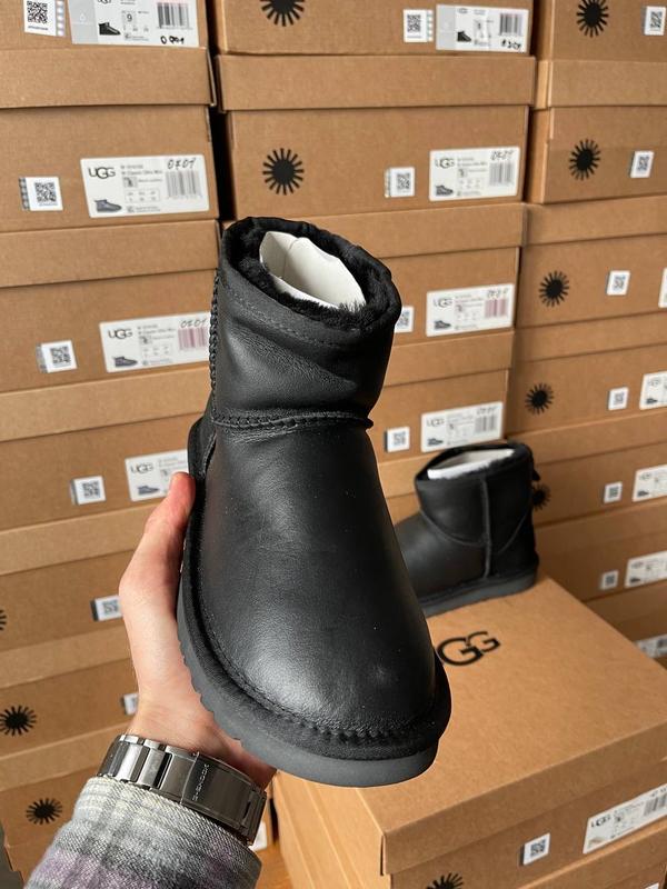 Мужские угги с мехом ugg classic black leather — цена 3600 грн в ...