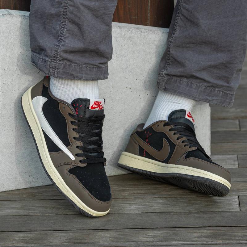 Кросівки nike air jordan retro 1 low x travis scott — цена Кросівки nike air jordan retro 1 low x travis scott — цена