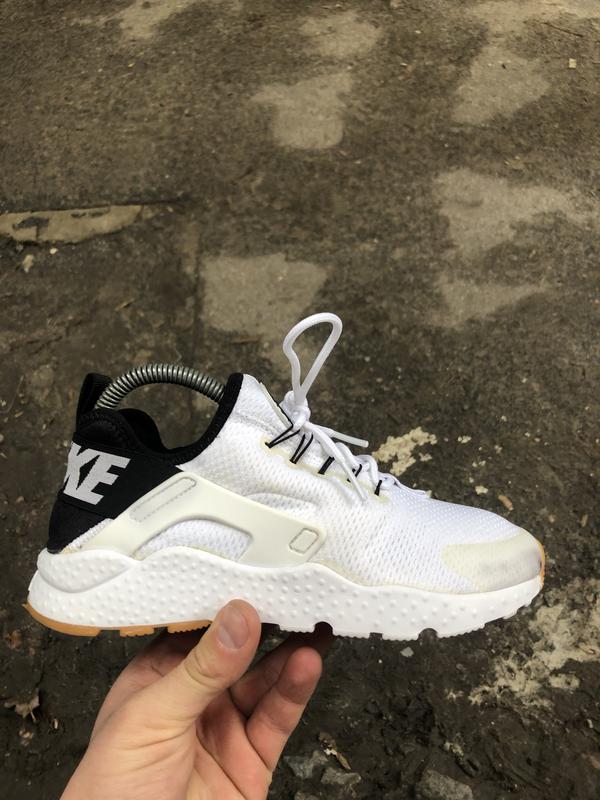 Nike huaraches white 2025