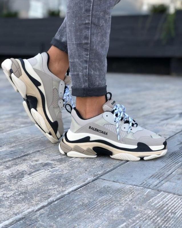 Шикарные женские кроссовки balenciaga triple s grey vanille / баленсиага  трипл с — цена 2390 грн в каталоге Кроссовки ✓ Купить женские вещи по  доступной цене на Шафе | Украина #33531794