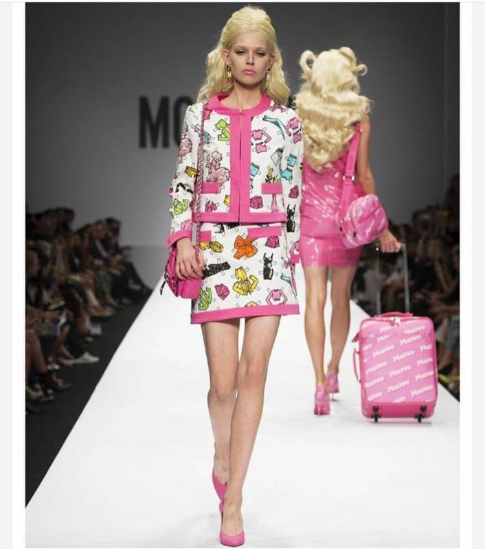 Розовый костюм moschino барби — цена 5300 грн в каталоге Костюмы с ...