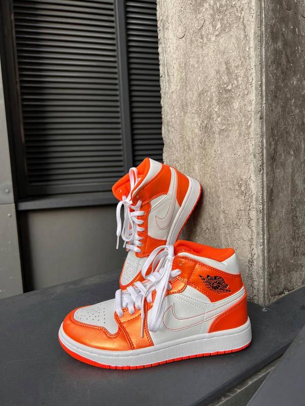 nike air jordan 1 retro electro orange 1350 135603734 JORDAN LEGACY 2.0 MARRON