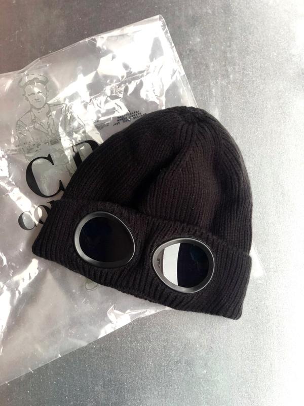 Зимова шапка cp company — цена 800 грн в каталоге Шапки Купить ...