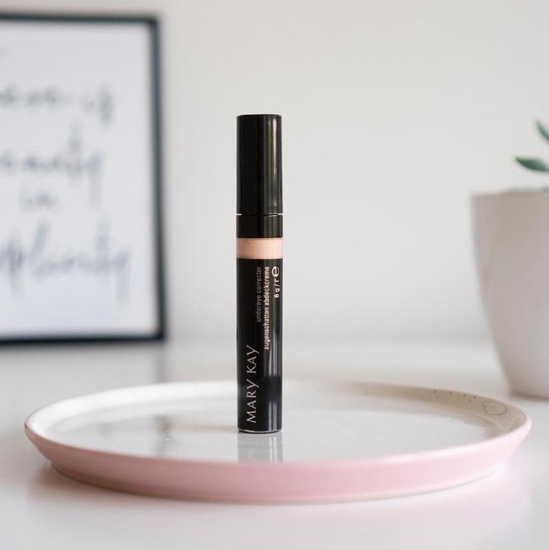 Корректор для кожи вокруг глаз mary kay, 6 г — цена 384 грн в каталоге ...