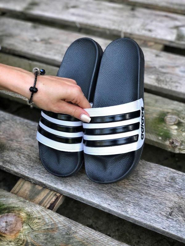 Женские кроссовки adidas adilette black white — цена 1600 грн в ...