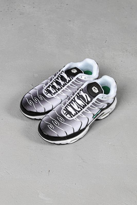 nike air max tn plus white black mint green 2699