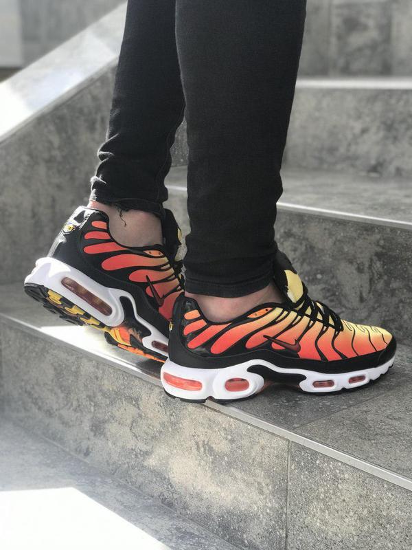 Orange black on sale white air max