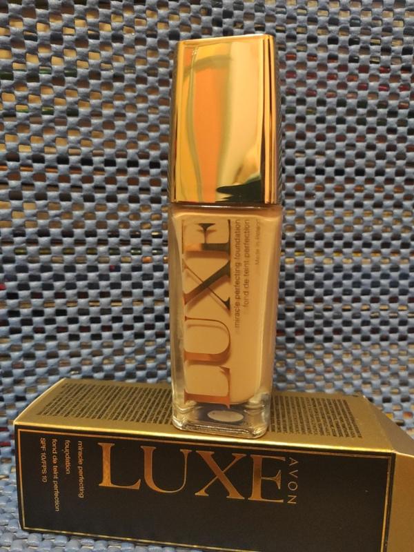 Тональный крем для лица luxe avon spf10 30 ml — цена 268 грн в каталоге ...