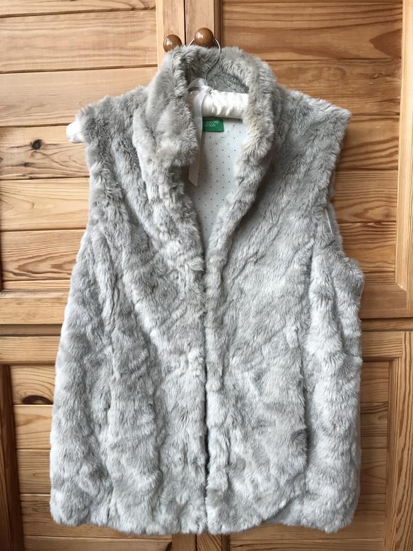 Жилетка из экомеха benetton — цена 600 грн в каталоге Жилетки Купить ...
