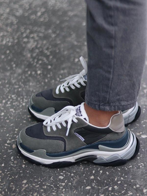 balenciaga triple s v2 white