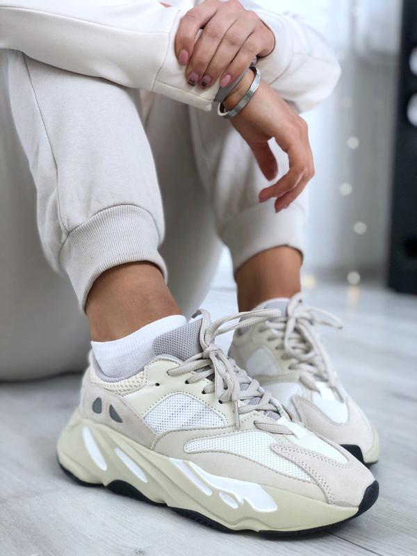 Adidas yeezy boost 700 clearance женские