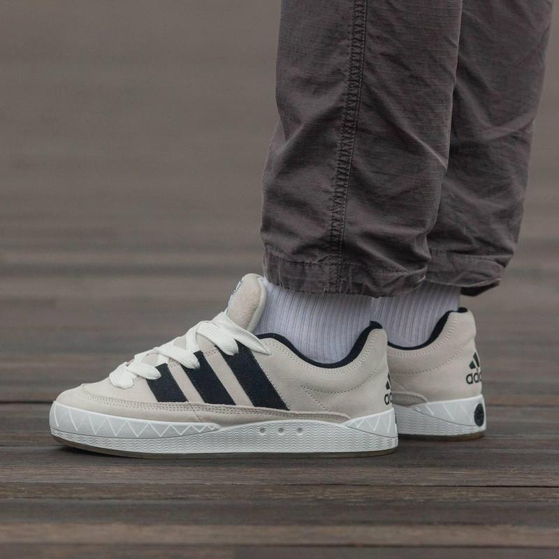 Мужские кроссовки adidas adimatic бежевые замшевые адидас адиматик ...