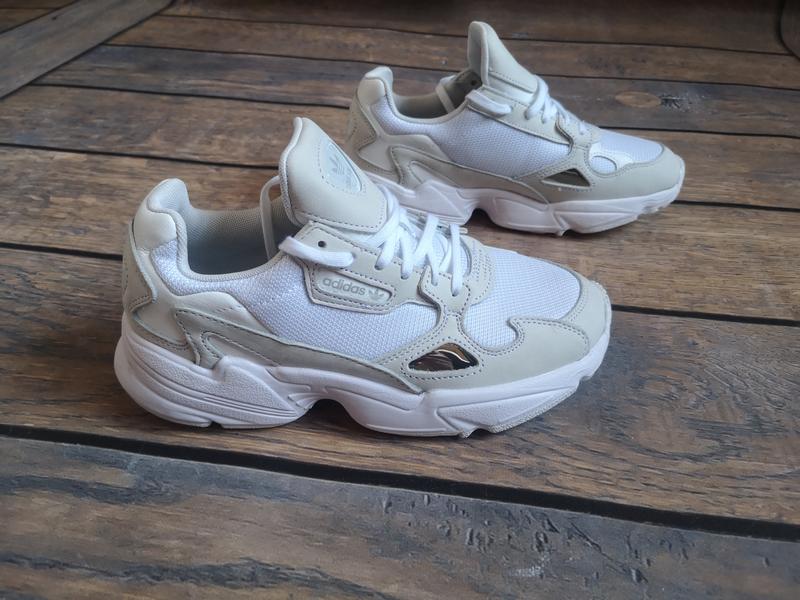 adidas falcon b28128