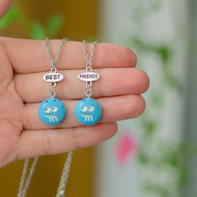 Набор кулонов для двоих друзей "best friends. m&m's голубые" — цена 157 ...