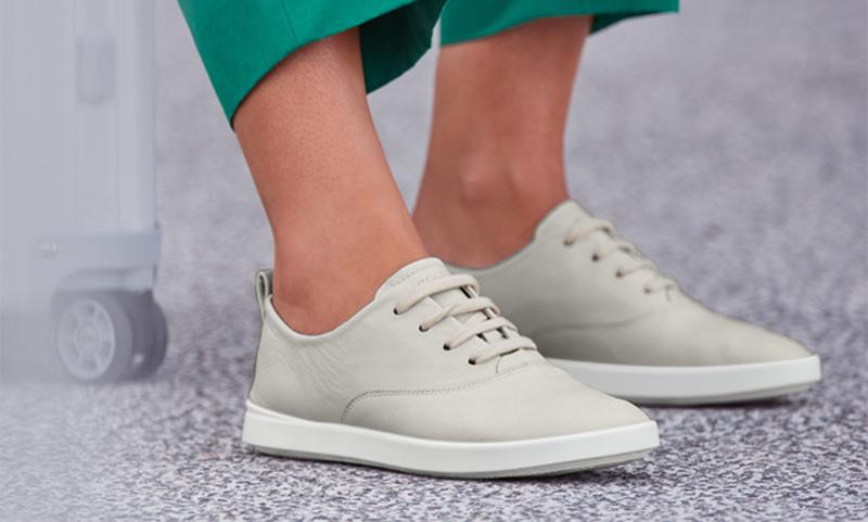 ecco leisure tie sneaker