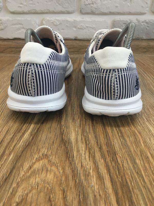 skechers go step sandy