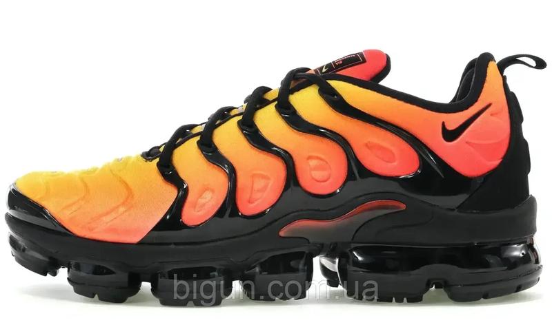 Vapormax plus black and sales orange